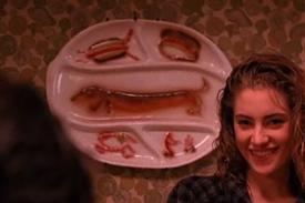 Episode1.001_Johnson House_Hot Dog Serving Platter