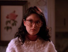 Episode1.002_HaywardHouse _RedoutRosaGallica