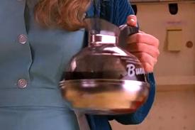 Episode2.017_Double R Diner_Coffee Decanter